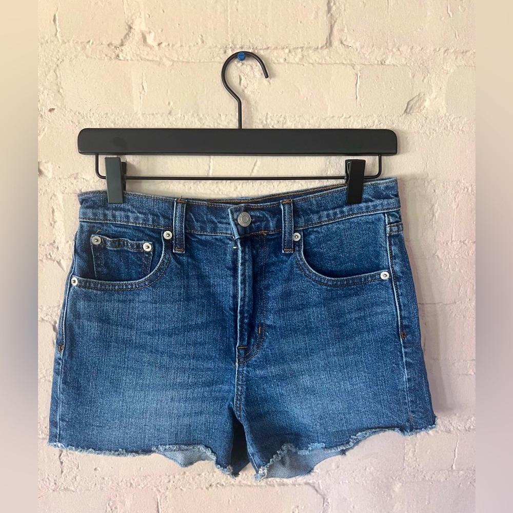 Gap 3in denim shorts size 26